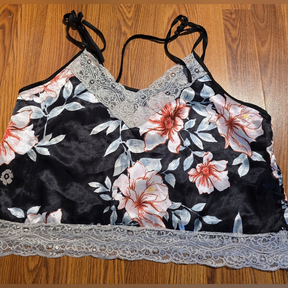 Floral Lace Trim Sleepwear Set - Picture 2 of 5